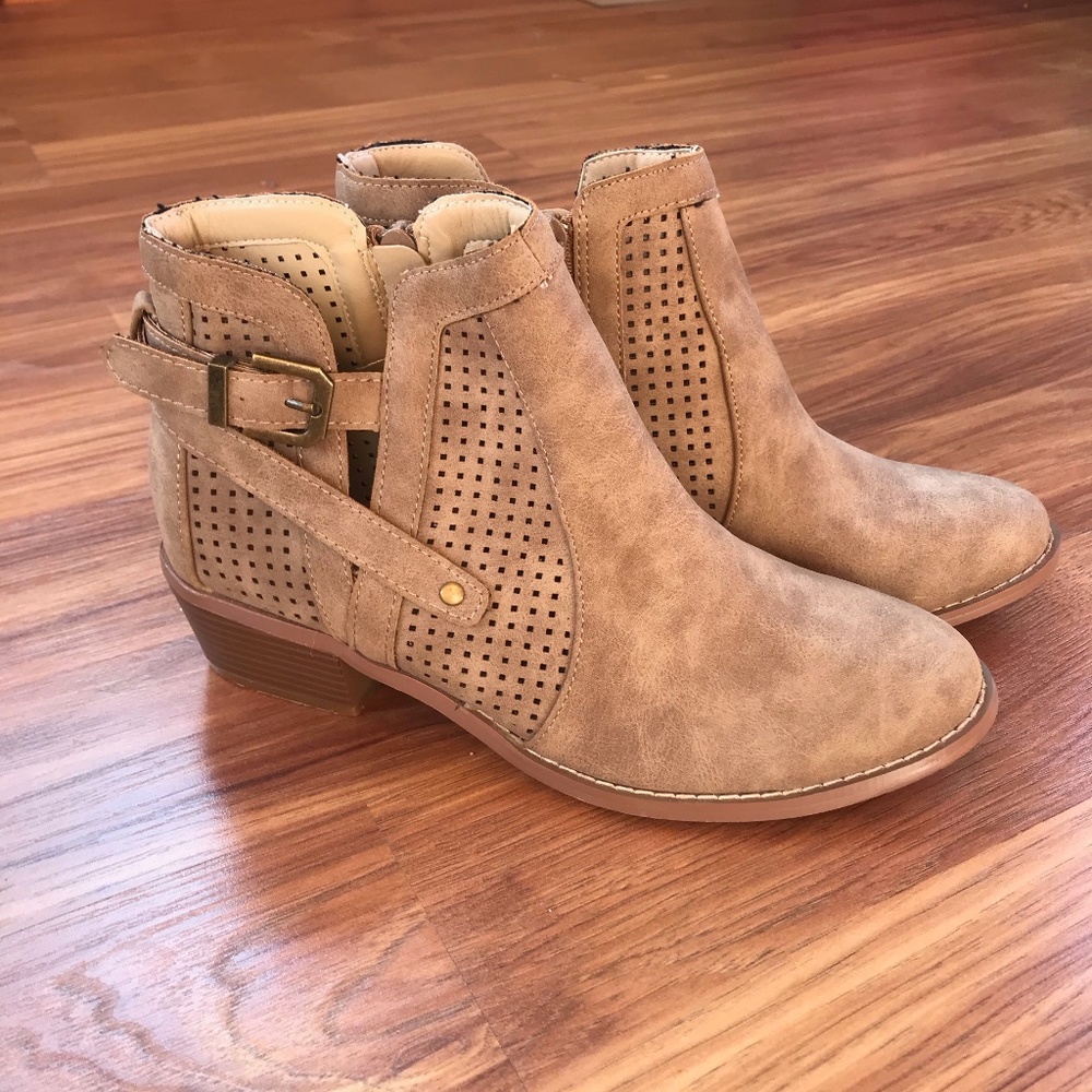YOKI booties